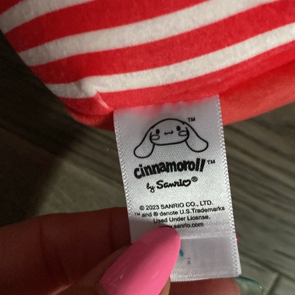 Squishmallow Cinnamonroll - Picture 8 of 10